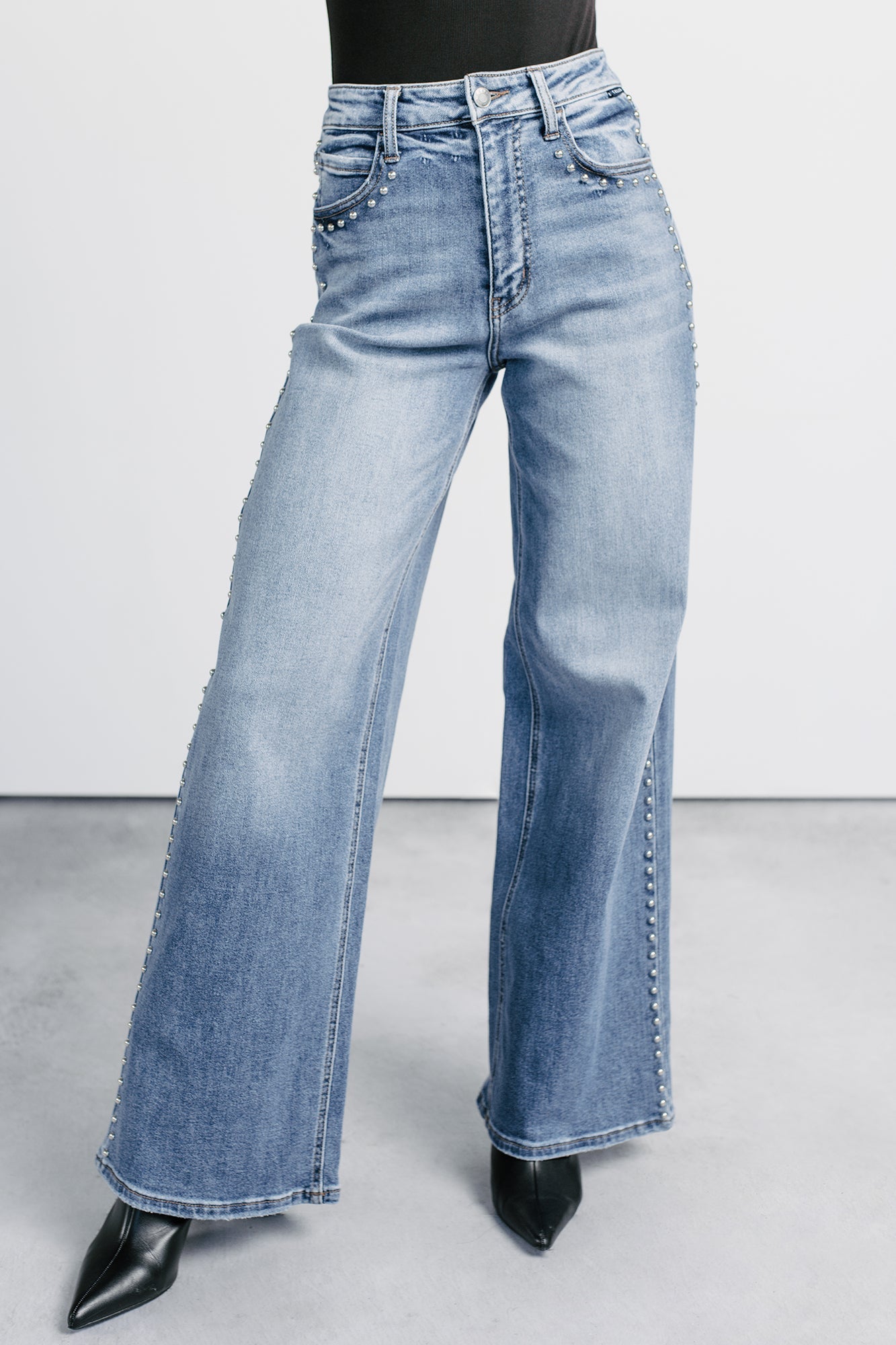 Kaylee High Rise Stud Detailed Cello Jeans (Medium)