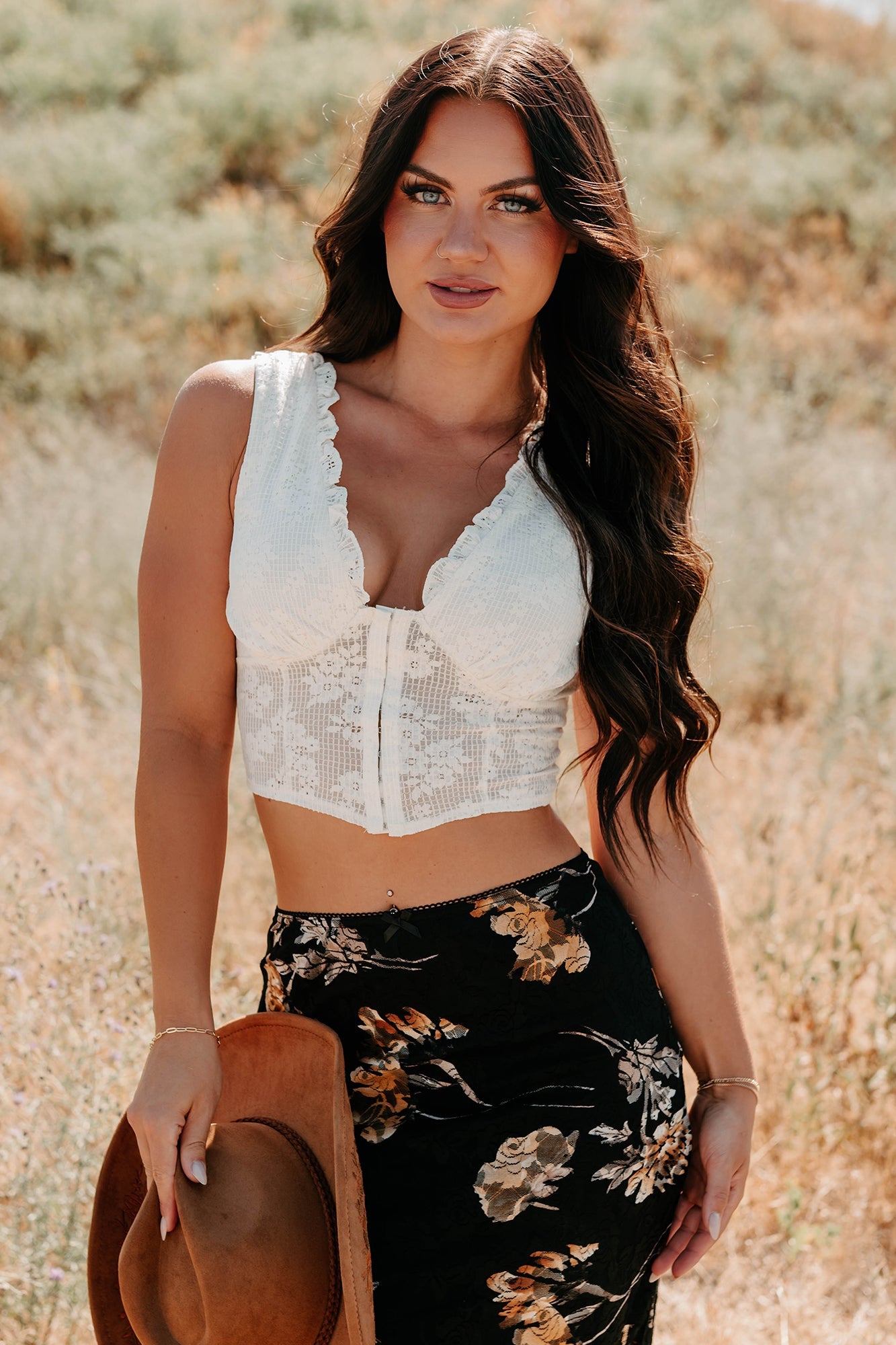 Dream In Gold Sleeveless Floral Lace Top (Cream)