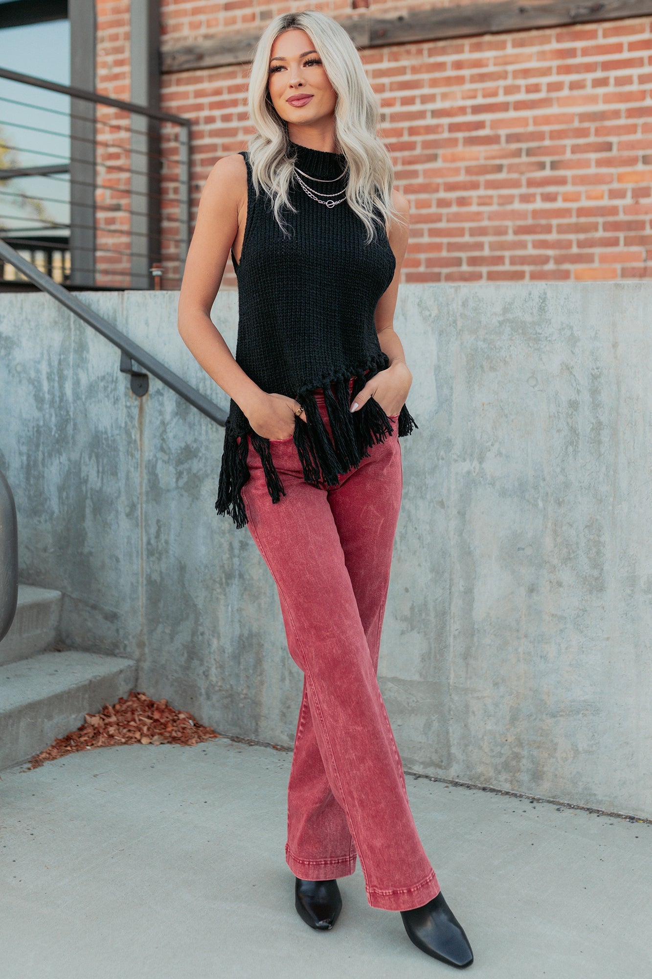 Hidden Spark Sleeveless Fringe Sweater (Black)