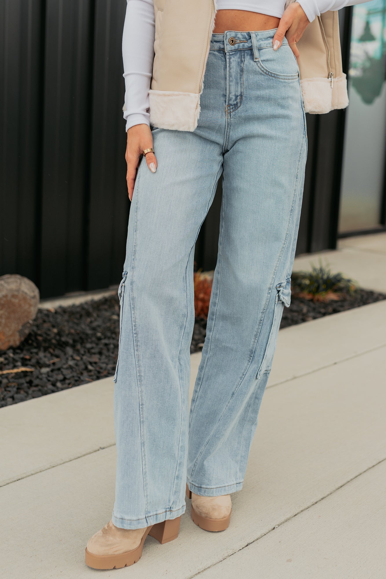 Crosby Wide Leg Mica Denim Cargo Jeans (Light Wash)