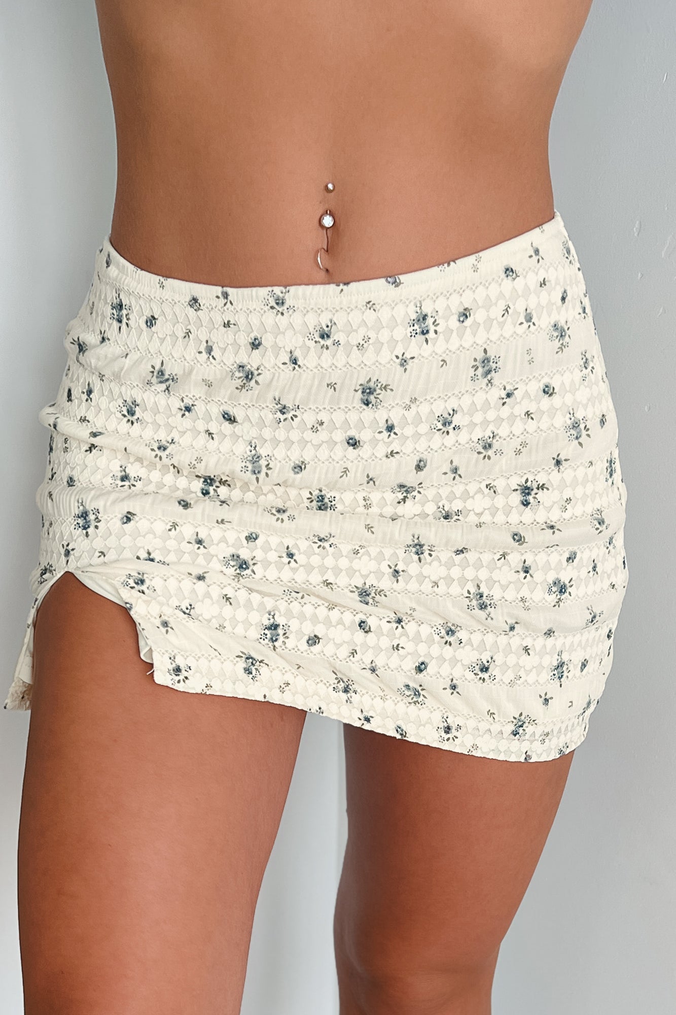 Caught A Vibe Ditsy Floral Mini Skirt (Cream)