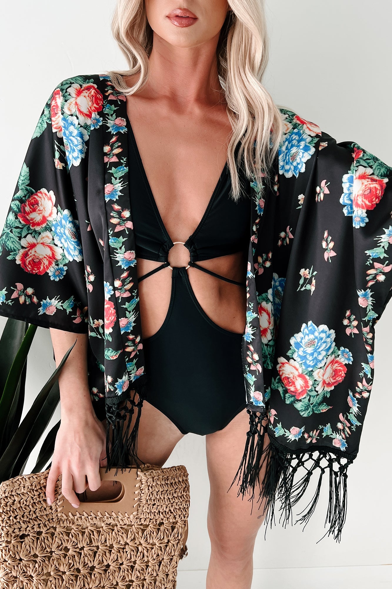 Like A Blooming Rose In Spring Floral Kimono Shawl (Black)