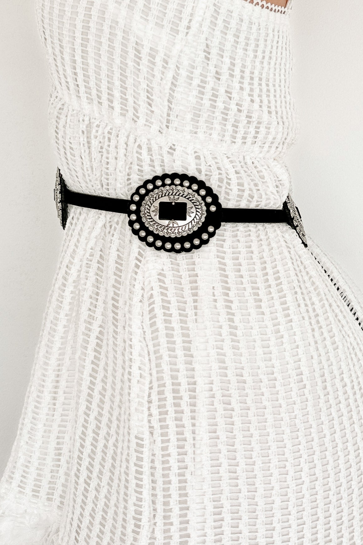Barnyard Breeze Leather Detailed Concho Belt (Silver/Black)