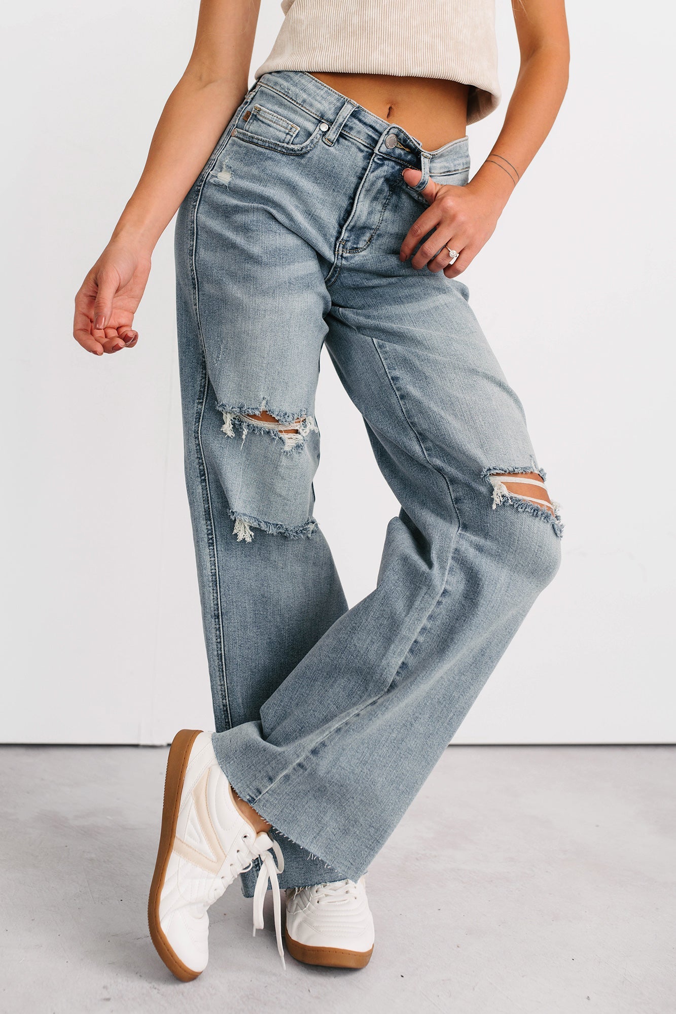 Romero Mid Rise Ripped Judy Blue Wide Leg Jeans (Light)