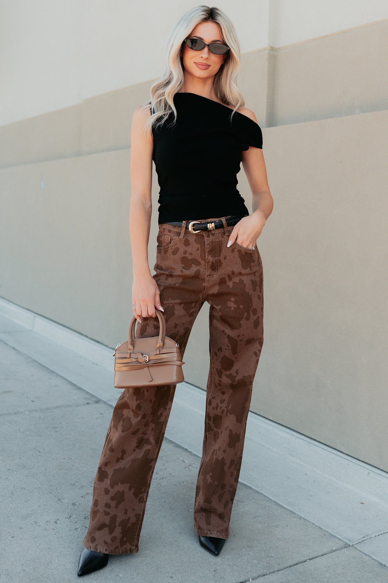 Off The Edge One Shoulder Knit Top (Black)