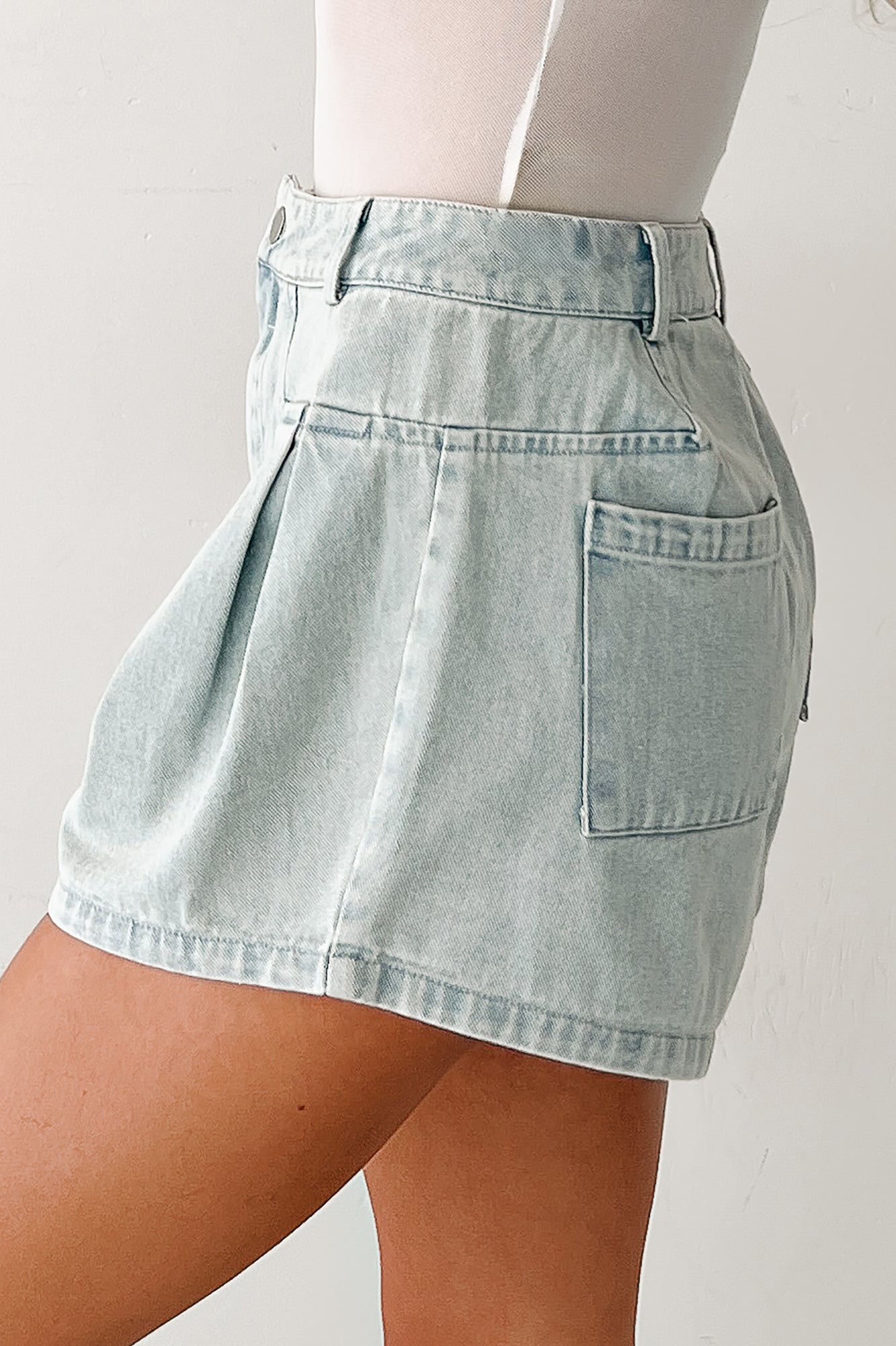 No One To Blame Pleated Denim Shorts (Washed Denim)