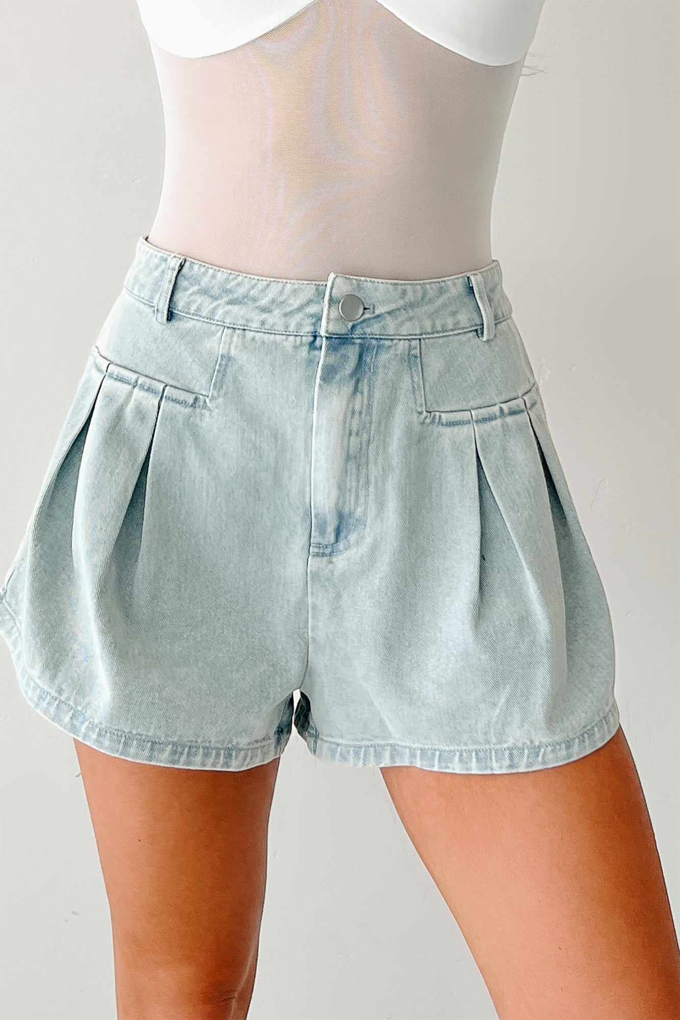No One To Blame Pleated Denim Shorts (Washed Denim)