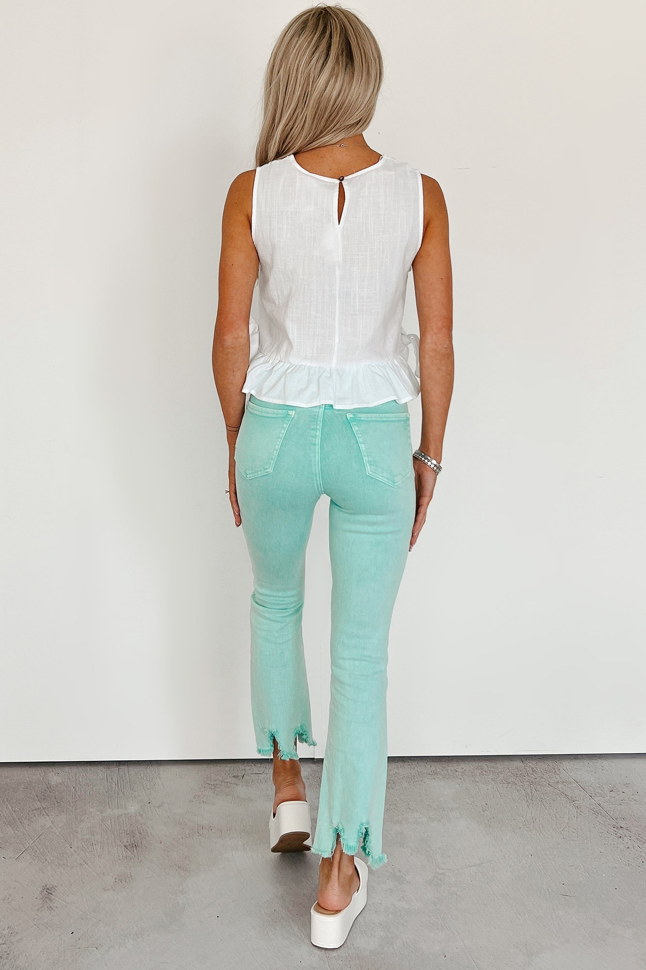 A Cup Of Quiet Sleeveless Ruffle Tie Top (White)