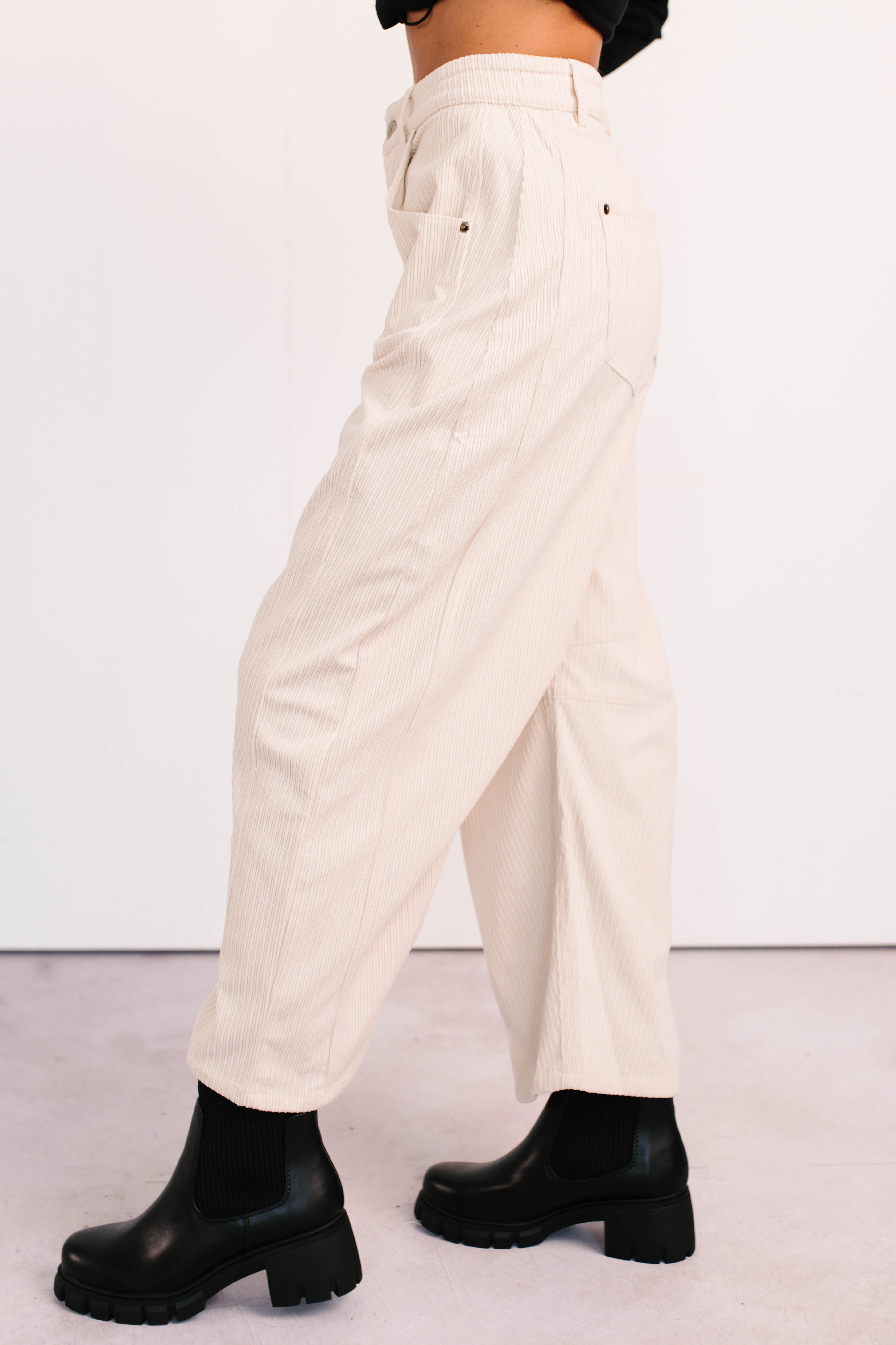 Leo Corduroy Barrel Leg Pants (Bone)