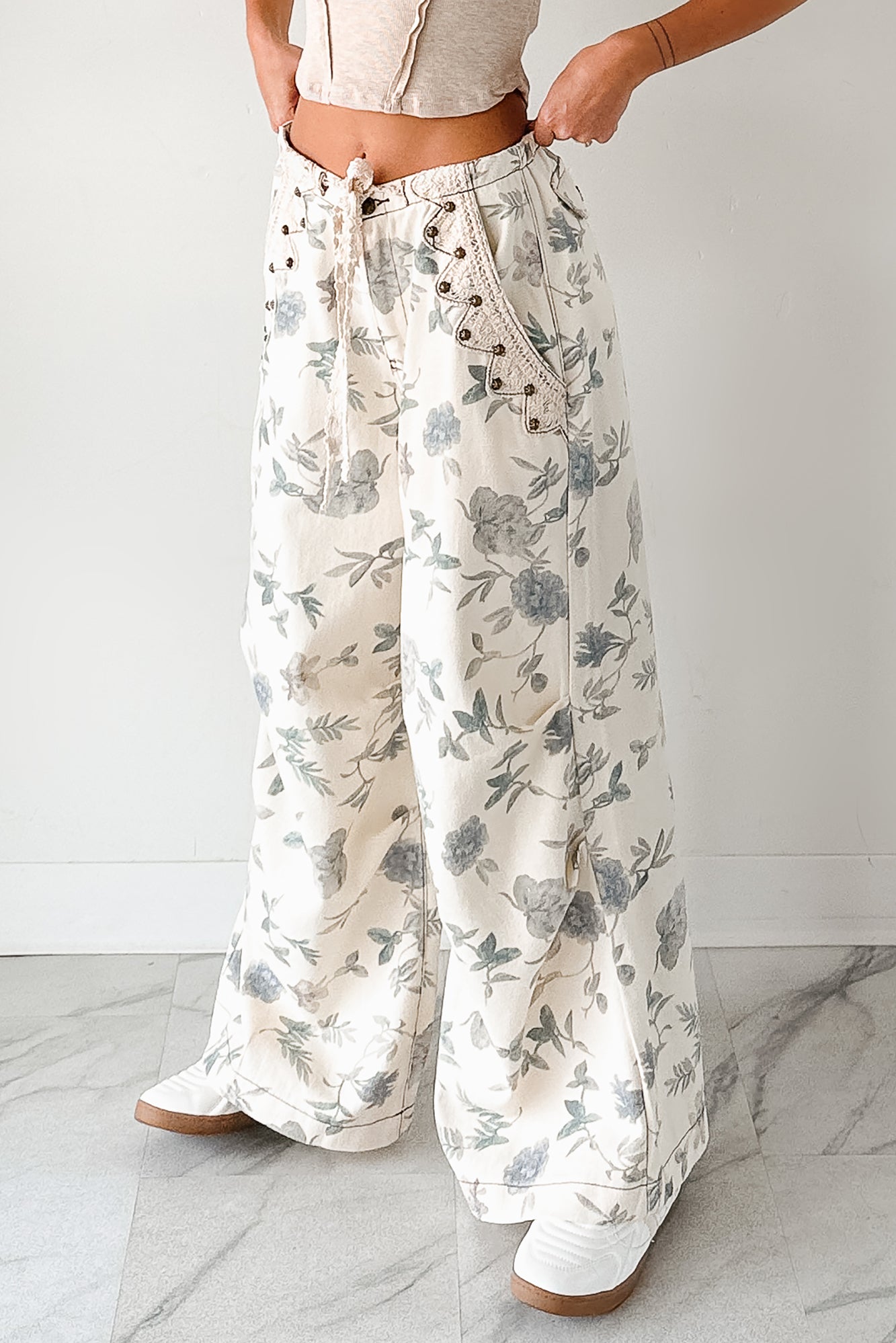 Lorelei Wide Leg Floral POL Jeans (Cream/Floral)