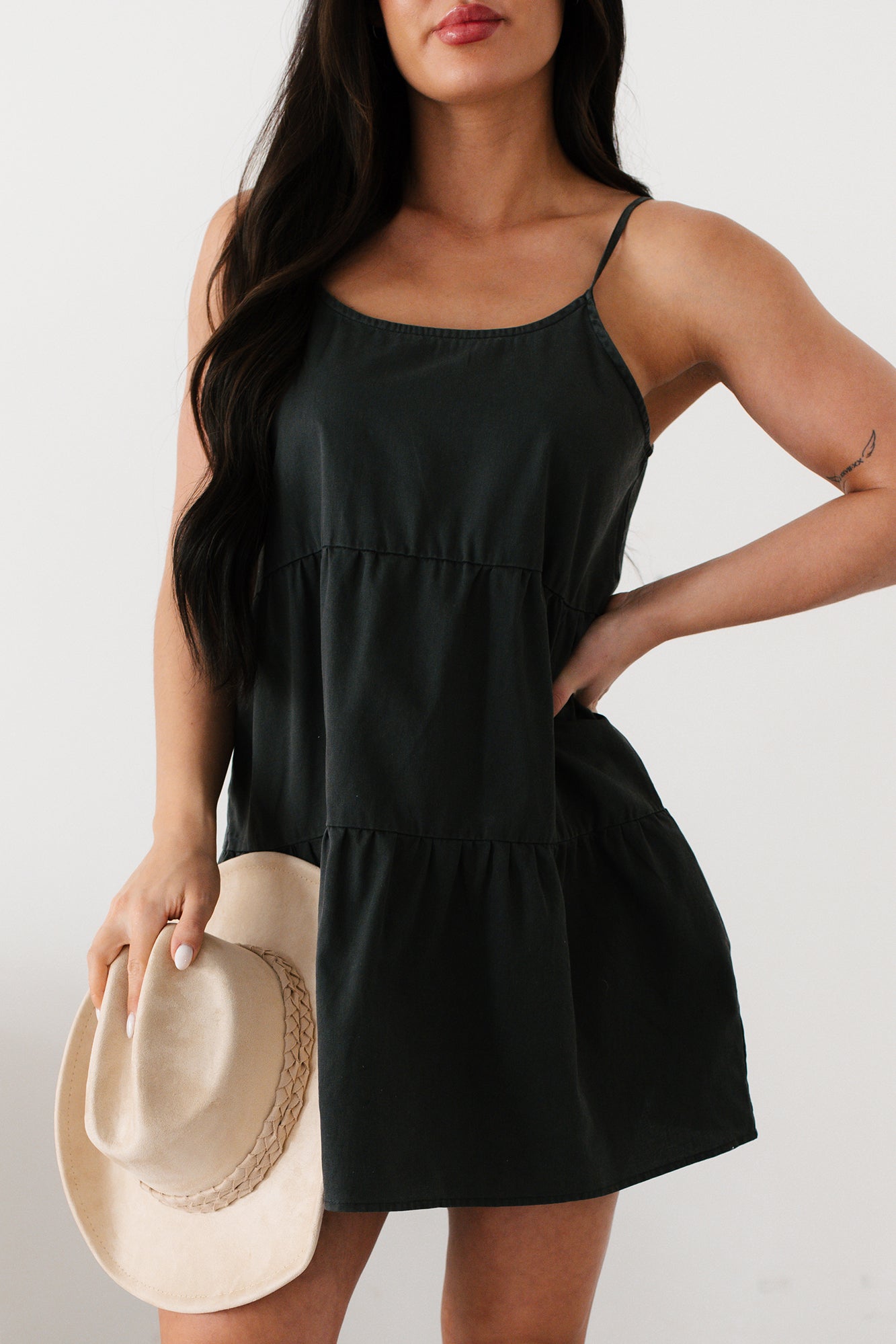 Tempting Eyes Sleeveless Tiered Mini Dress (Black)