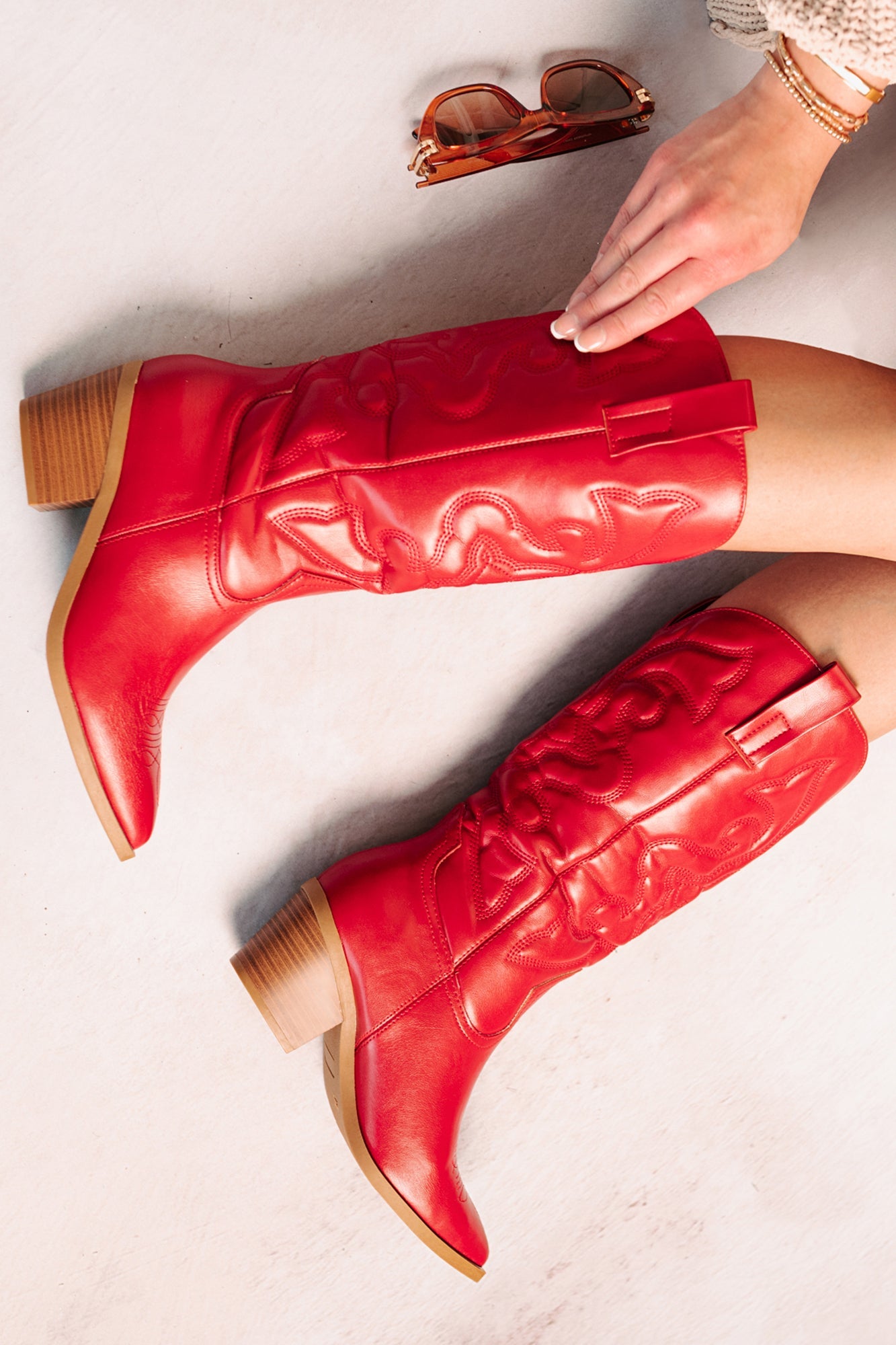 Cowgirl Glow Pointed Toe Western Boots (Red)