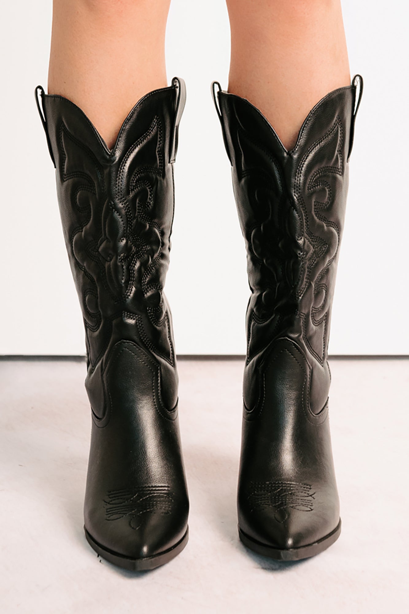 Cowgirl Glow Pointed Toe Western Boots (Black)