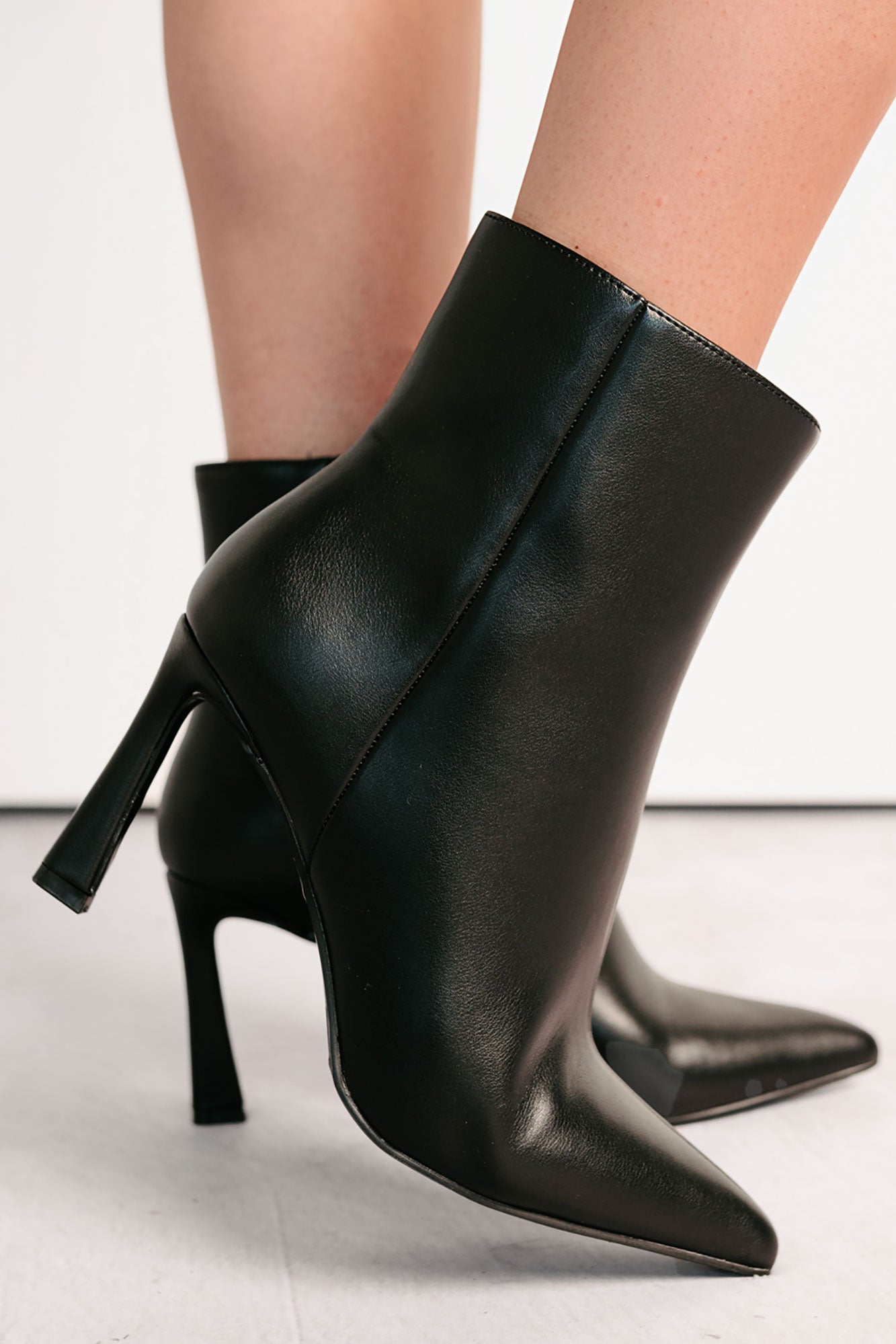 Queen Status Pointed Toe Heeled Booties (Black Matte)