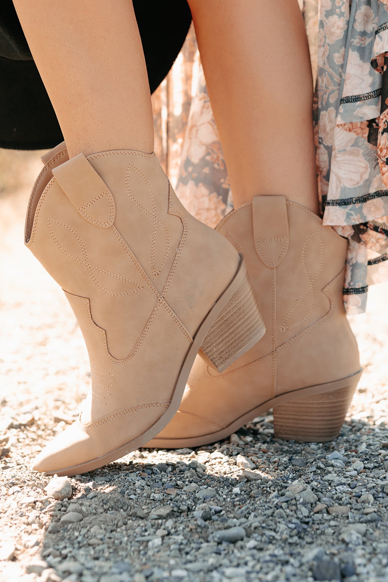 Blossom & Boots Pointed Toe Western Booties (Camel)