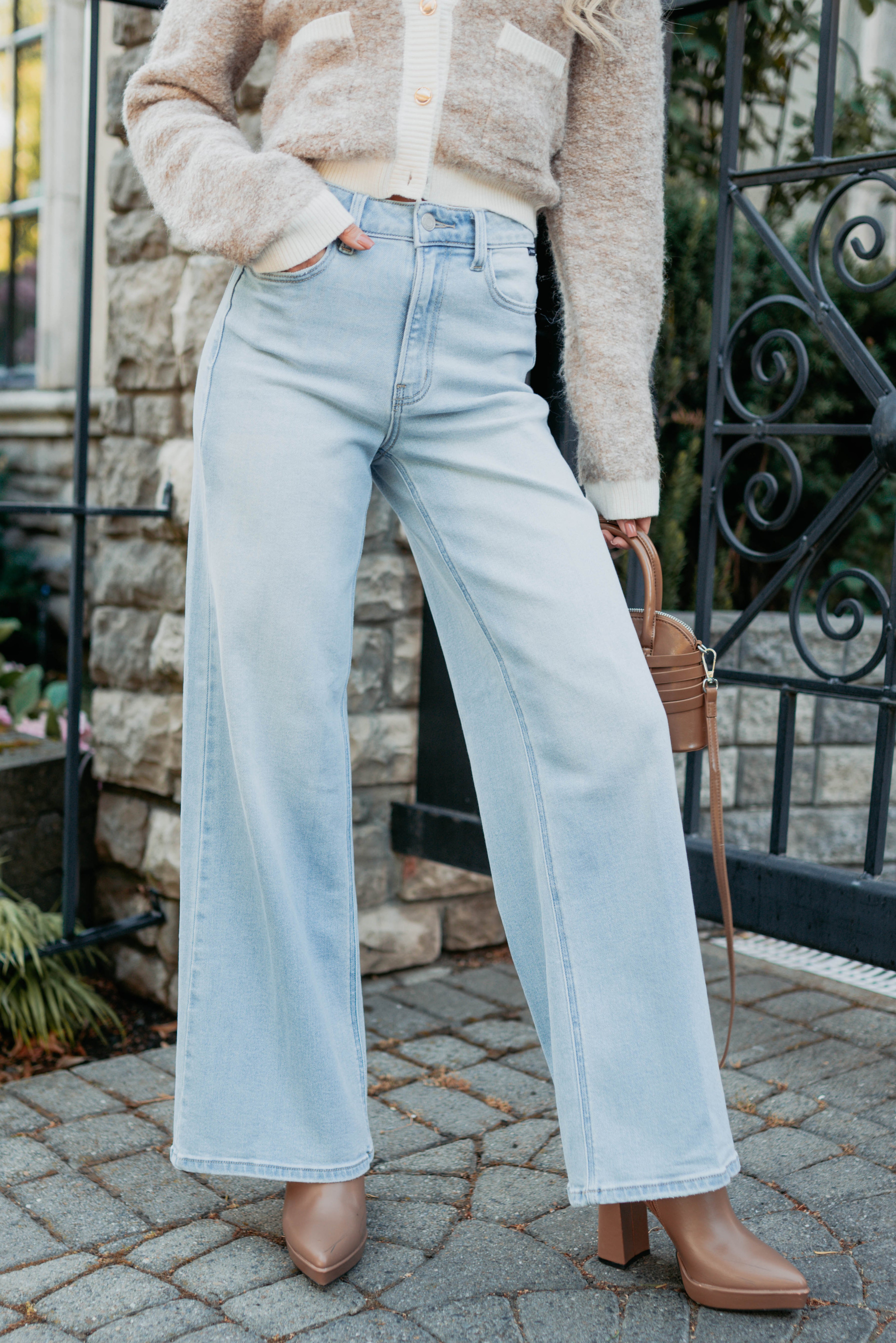 Geneva High Rise Wide Leg Cello Jeans (Light)